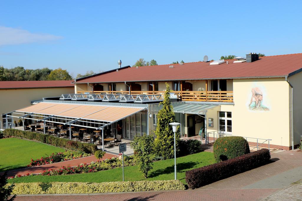 Land-gut-Hotel Seeblick Klietz Exterior foto